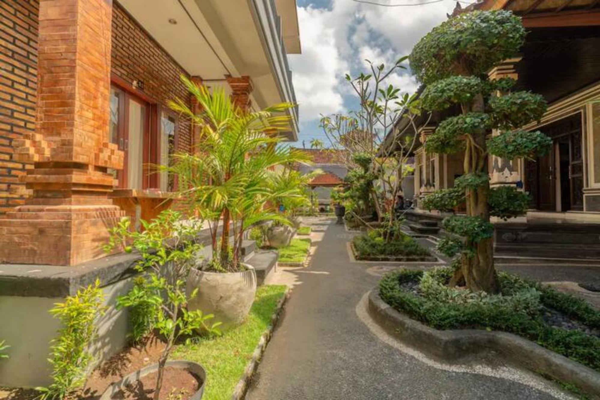 Pondok Lulik Homestay Canggu Exterior photo